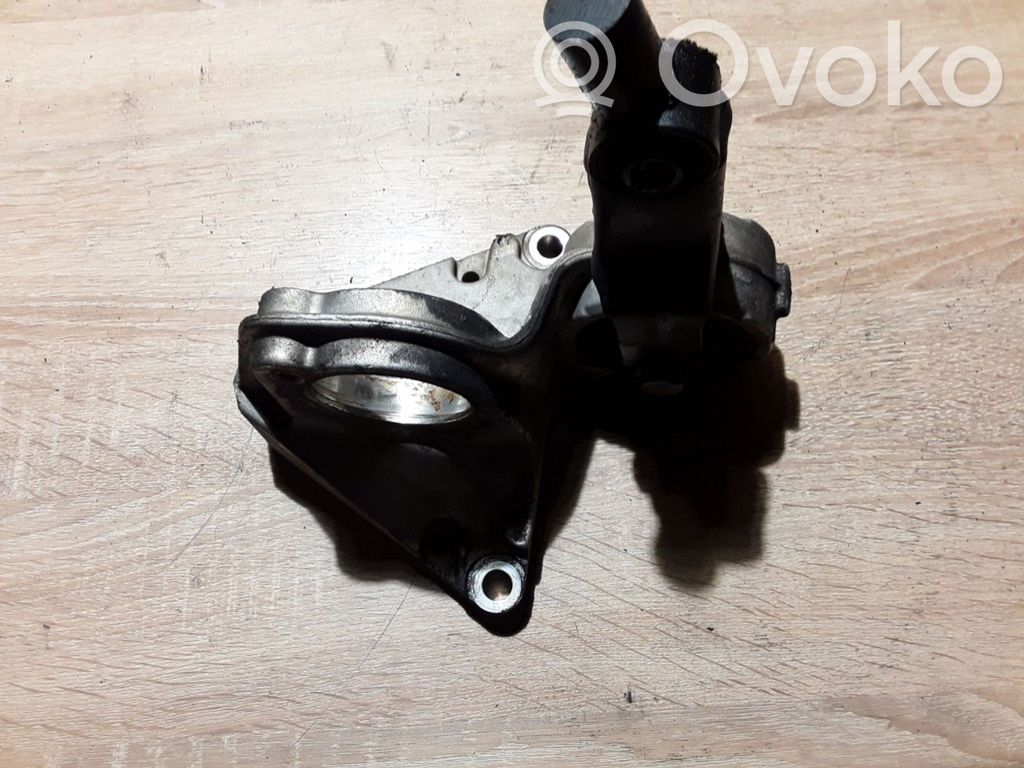 Citroen C8 Vetoakselin tukilaakerin kiinnike 