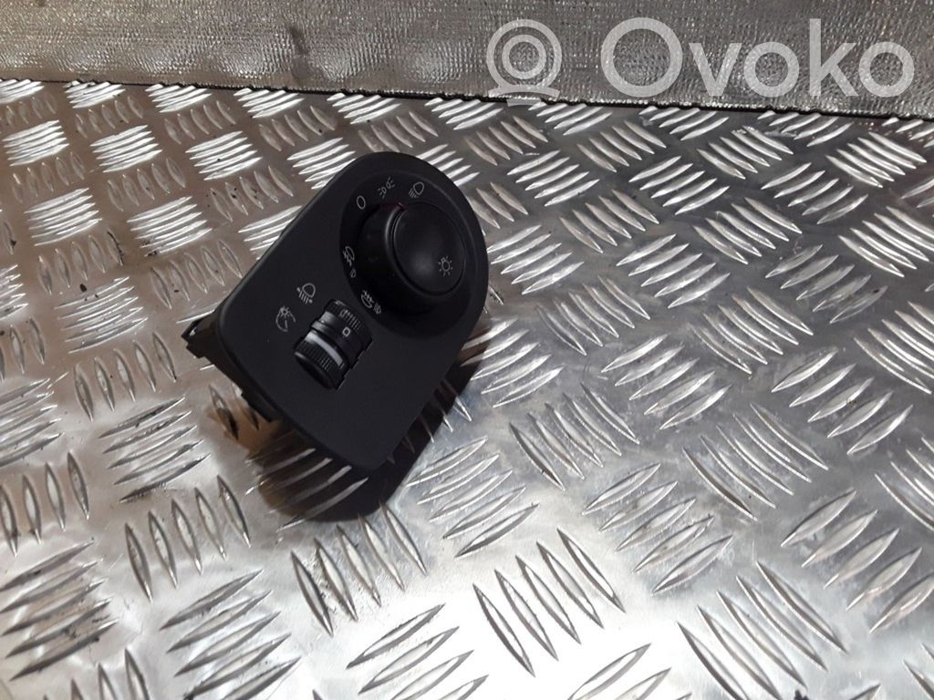 Interruptor de luz   1P2941431A,5P0919094A
