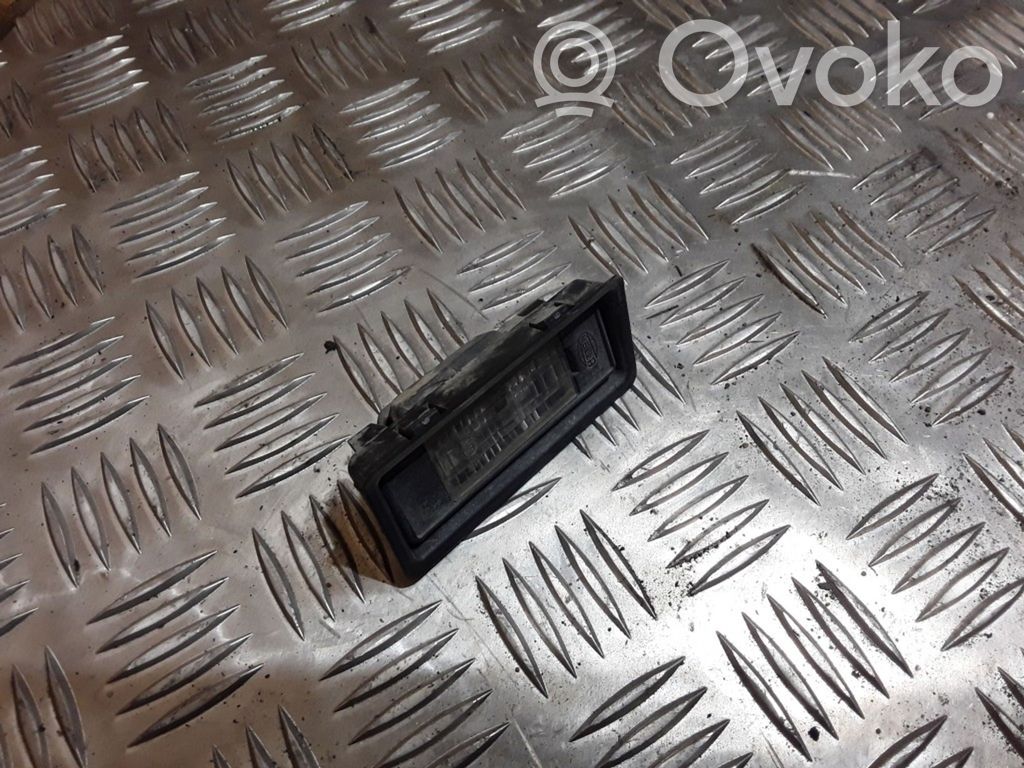 Peugeot 407 Number plate light 