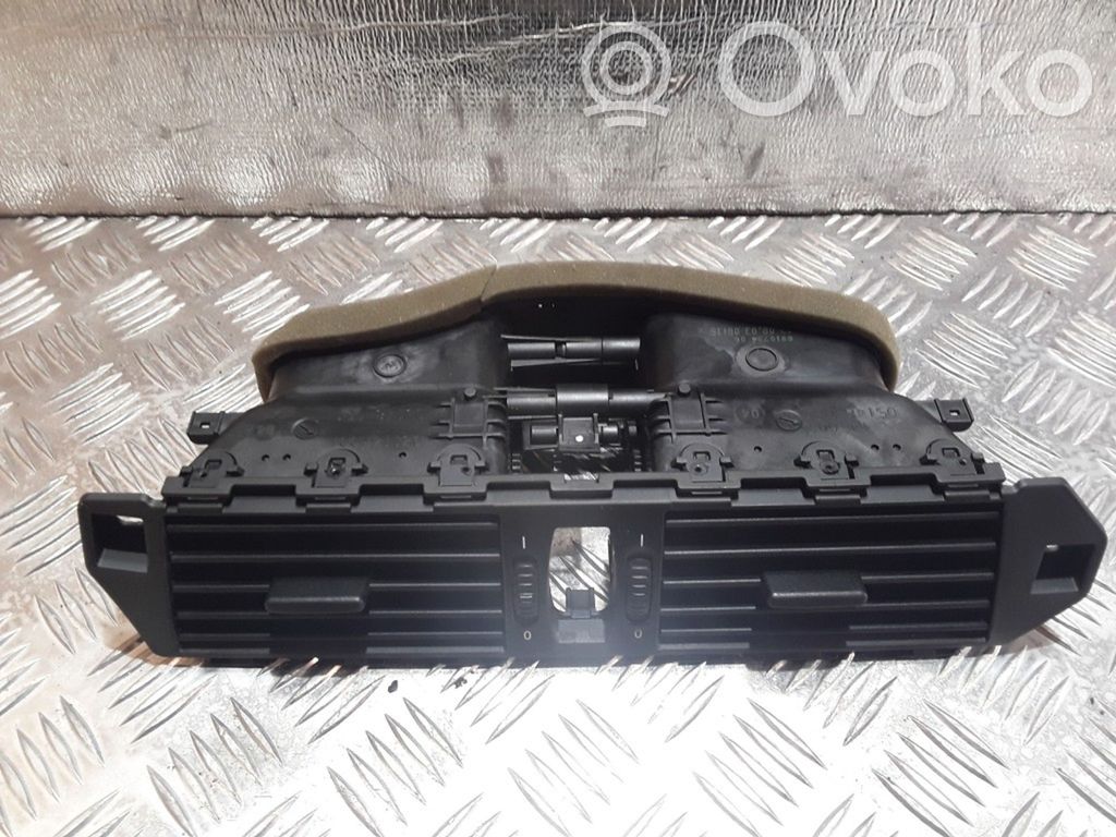 BMW 5 E60 E61 Centrinės oro grotelės 