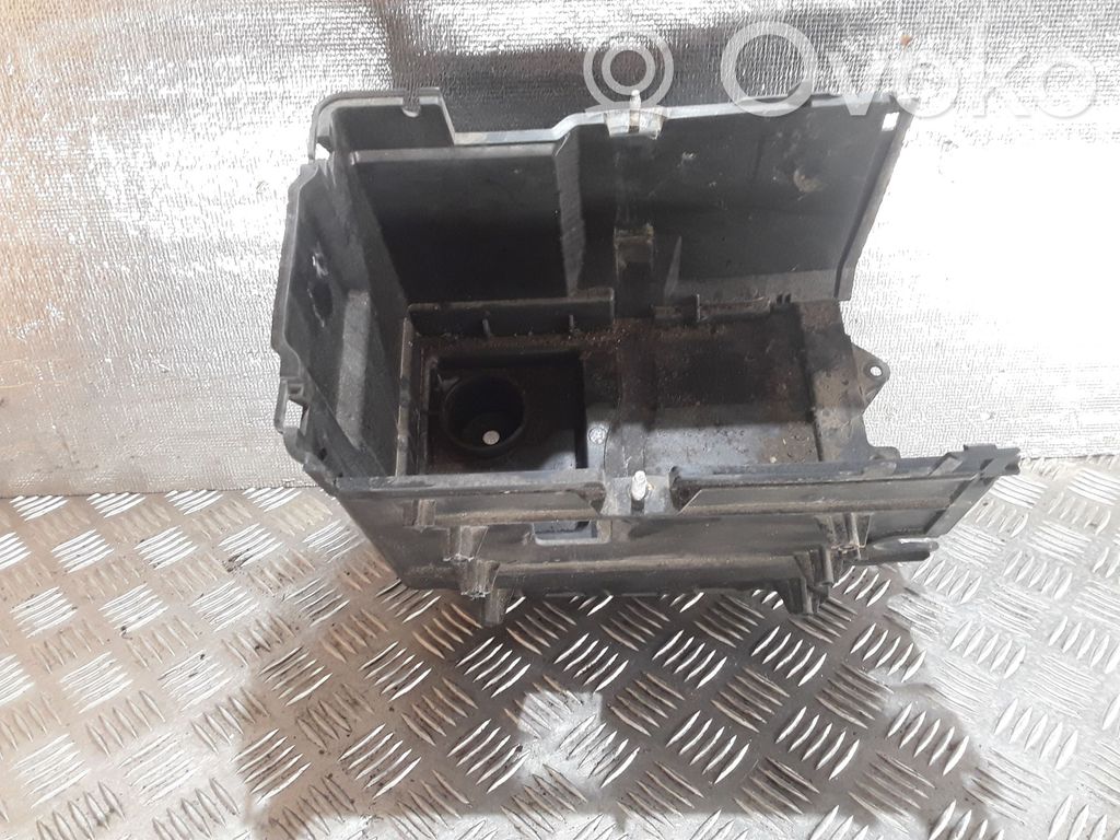 Mazda 3 II Akumulatora nostiprināšanas pamatne 
