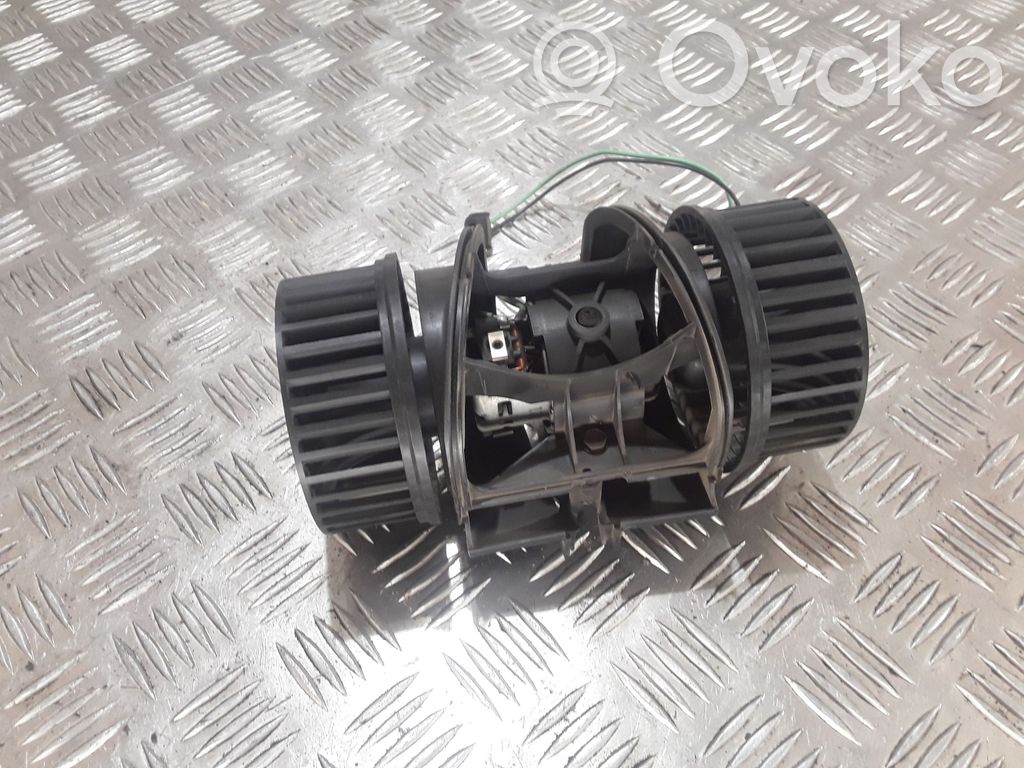 Chrysler Pacifica Mazā radiatora ventilators 
