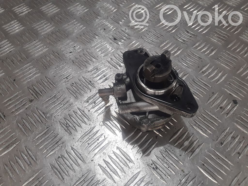 Opel Corsa D Vacuum pump 