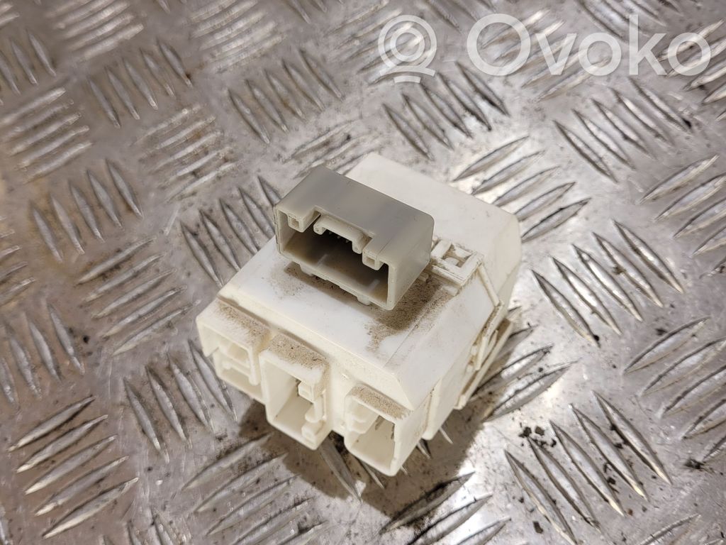 Mitsubishi Colt Drošinātāju bloks 