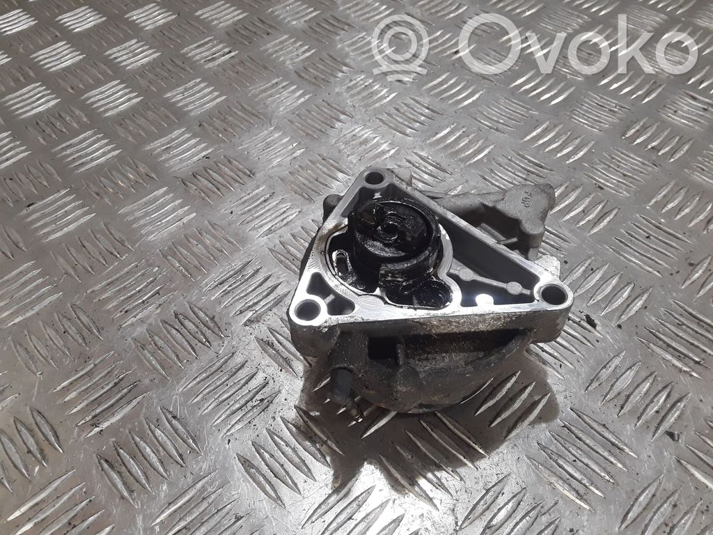 Opel Zafira B Vacuum pump 