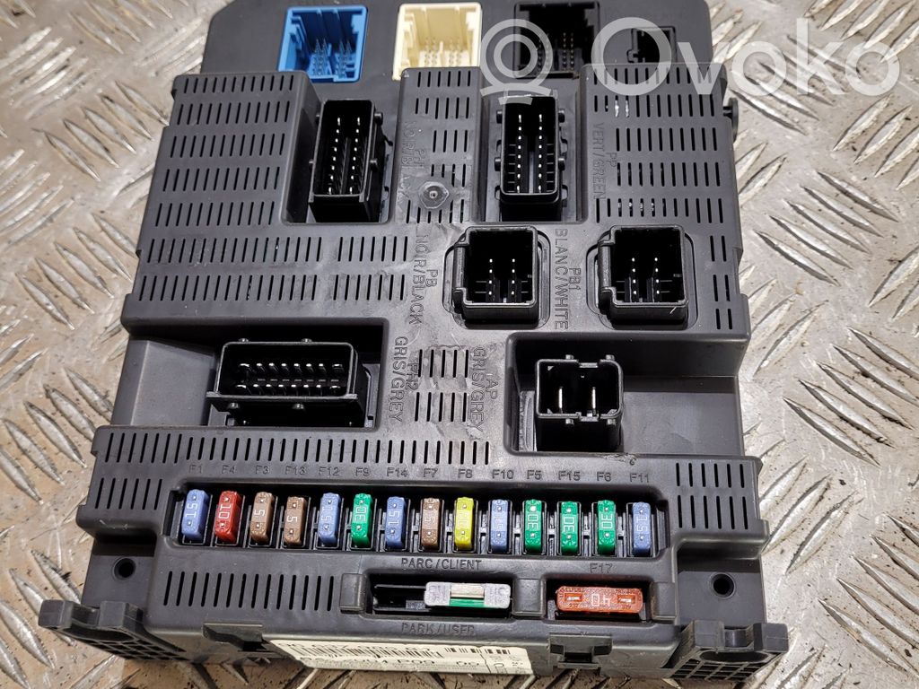 Citroen C4 I Fuse module 