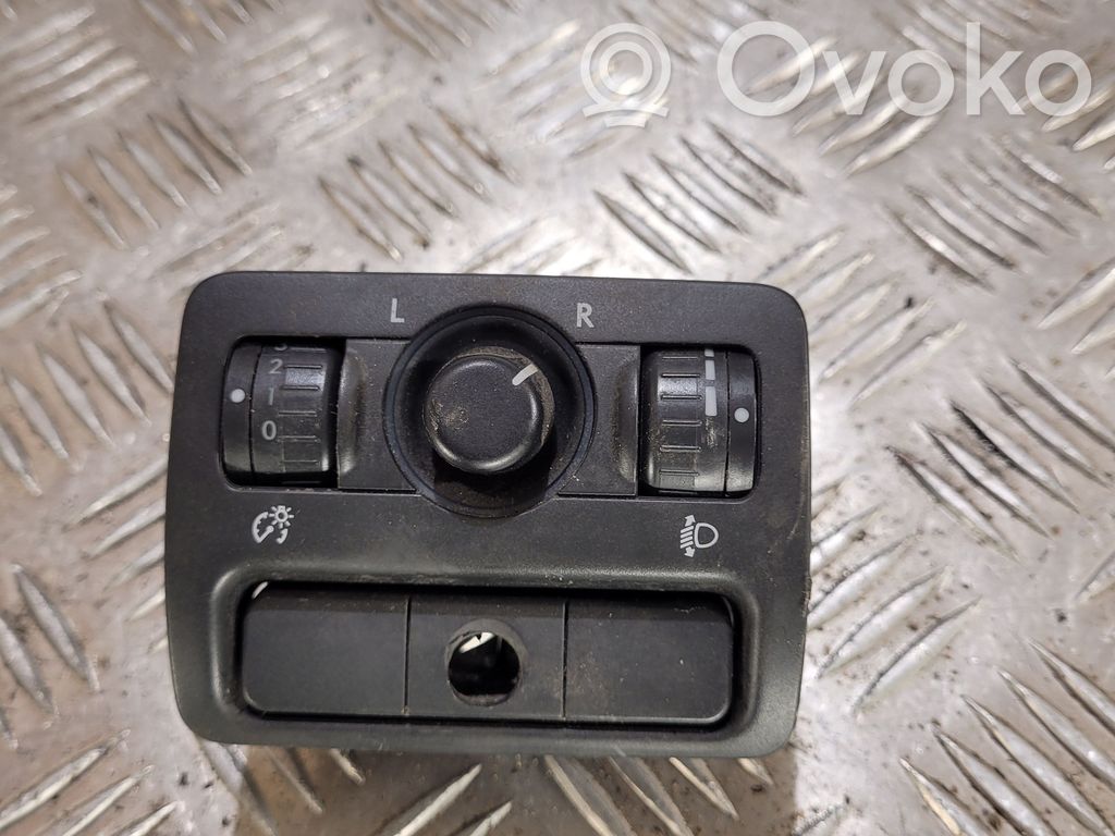 Subaru Legacy Wing mirror switch 