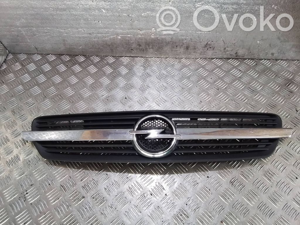 Opel Meriva A Etupuskurin ylempi jäähdytinsäleikkö 