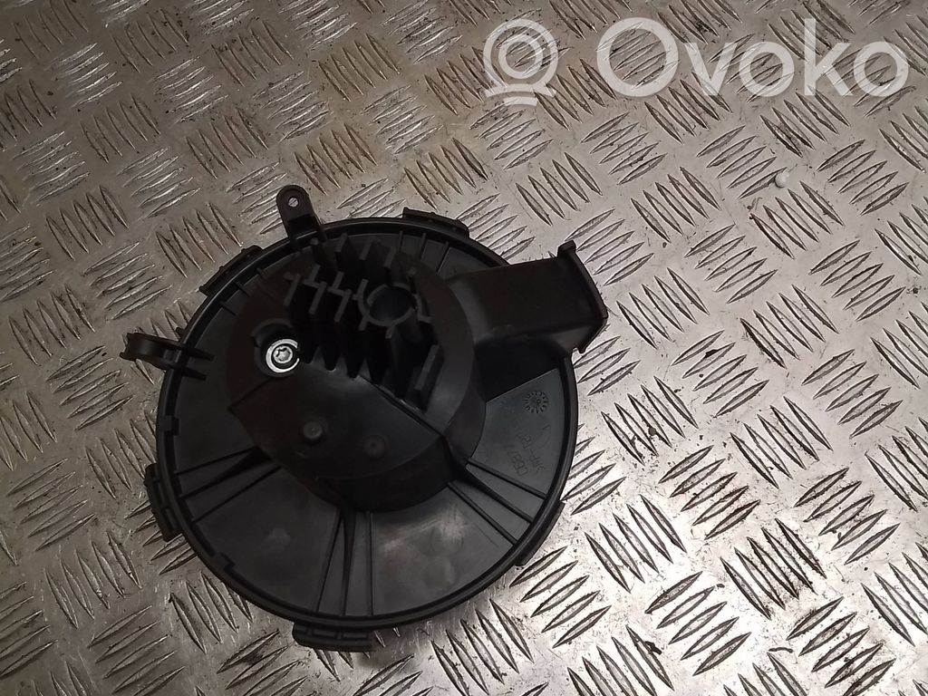 Opel Zafira B Lämmittimen puhallin 