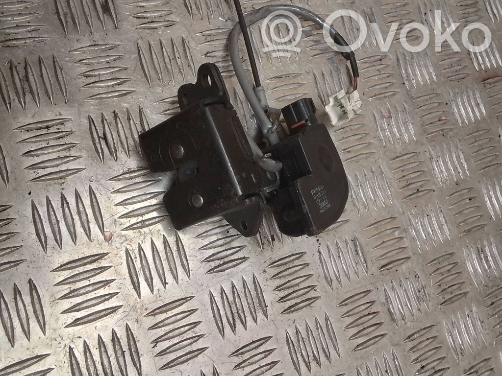 Toyota Corolla Verso E121 Aizmugurējā pārsega slēdzene 
