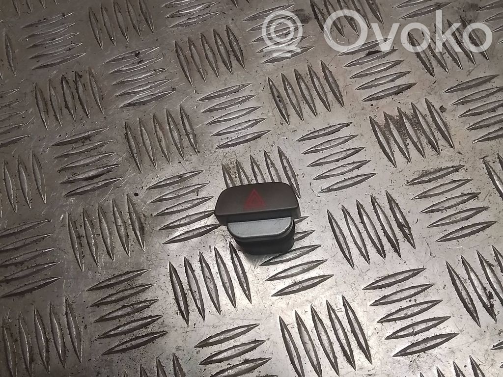 Ford Focus Botón interruptor de luz de peligro 