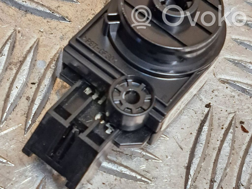 Opel Insignia A Užvedimo spynelės kontaktai 