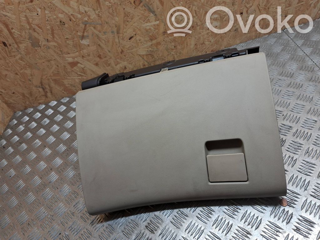 Opel Insignia A Glove box 
