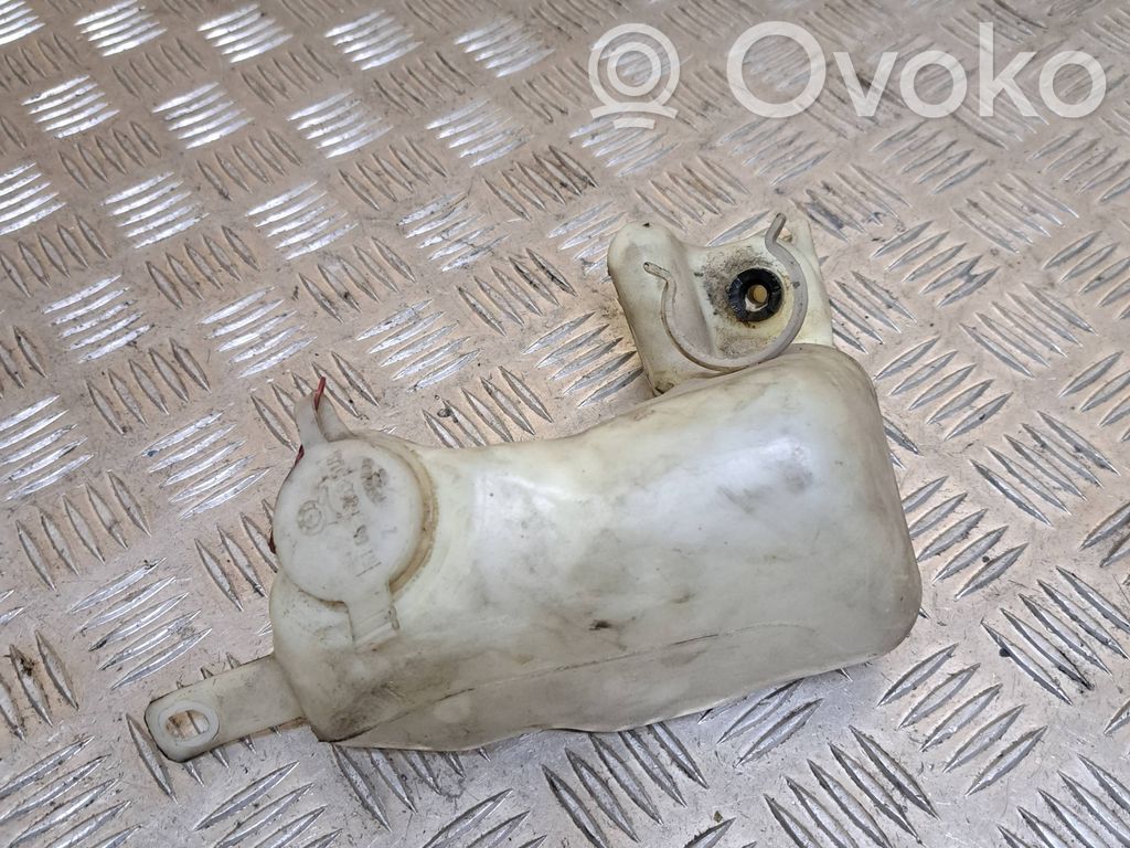 BMW 5 E39 Logu šķidruma tvertne 