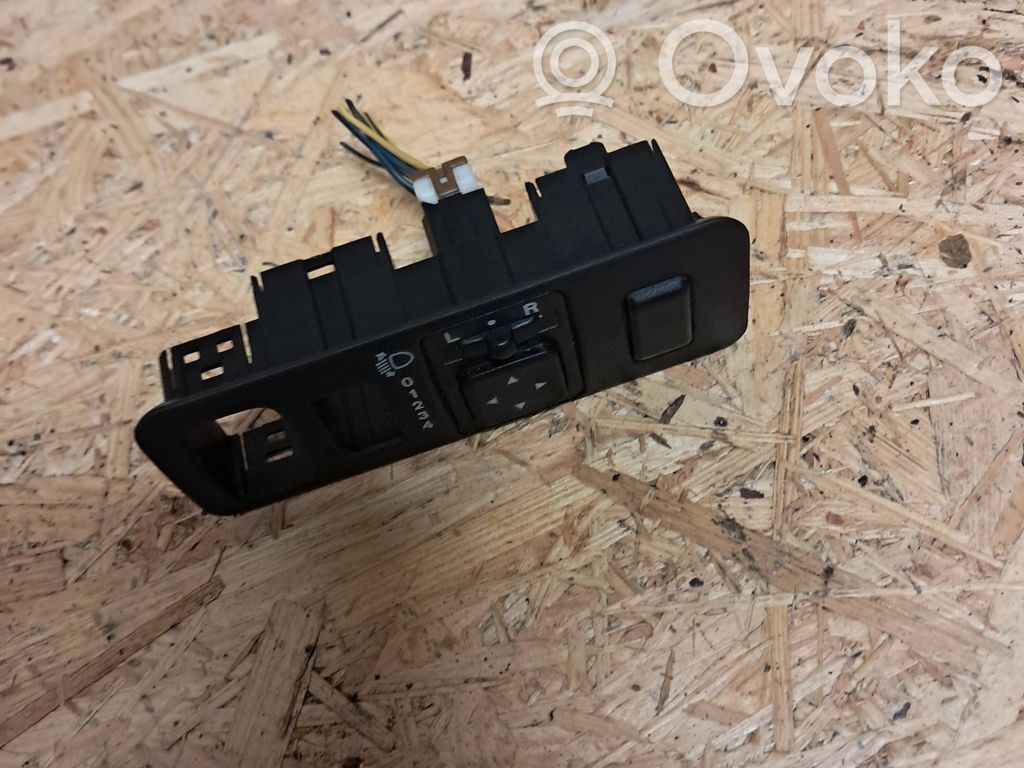 Mitsubishi Space Star Wing mirror switch 
