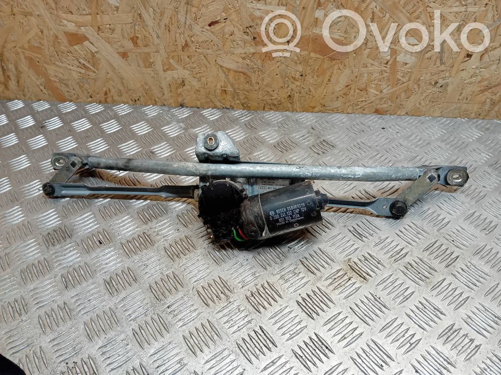Audi A4 S4 B5 8D Mechanizm i silniczek wycieraczek szyby przedniej / czołowej 
