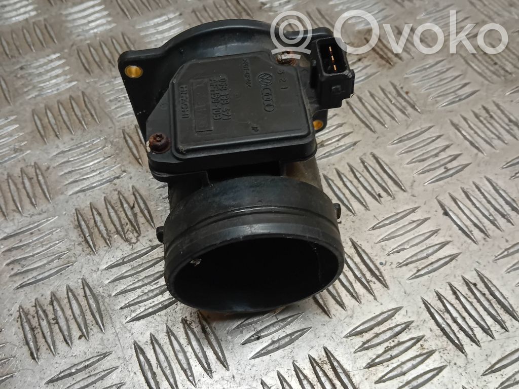 Audi A4 S4 B5 8D Przepływomierz masowy powietrza MAF 