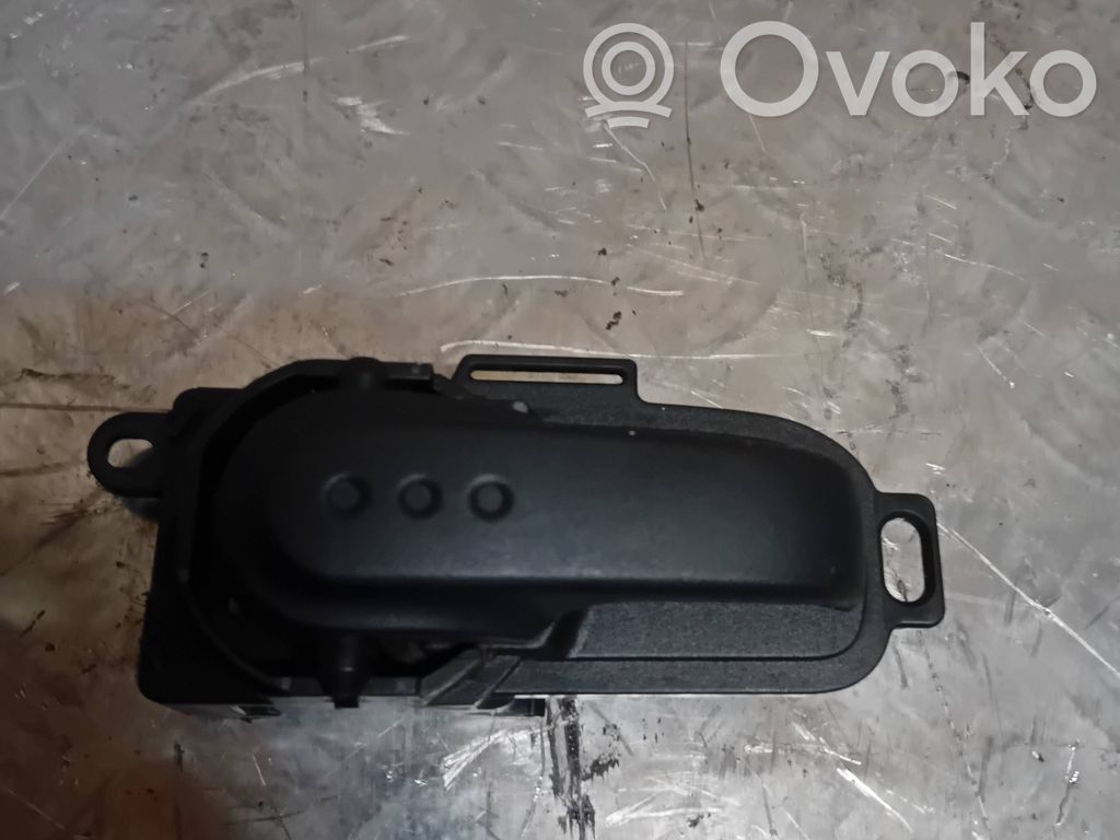Nissan Note (E11) Front door interior handle 