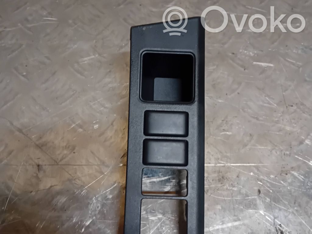 Nissan Note (E11) Mirror switch trim 
