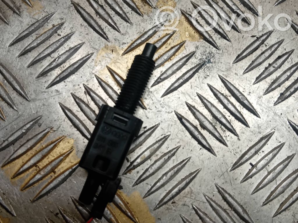 Volkswagen PASSAT B5 Clutch pedal sensor 