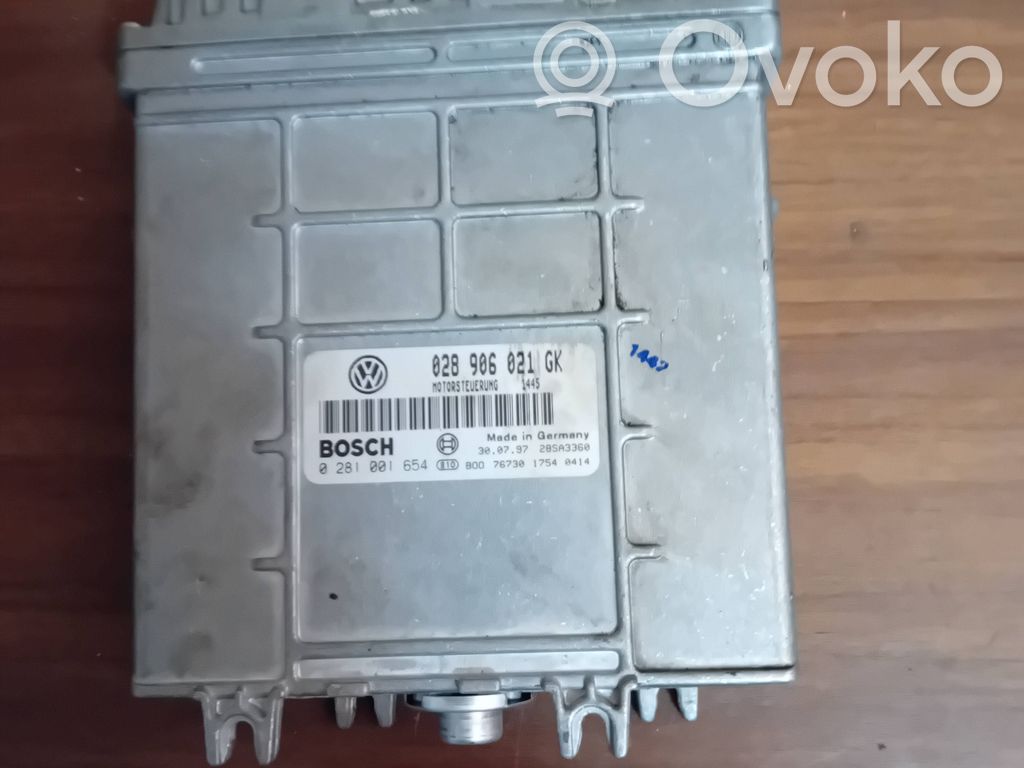 Volkswagen PASSAT B5 Engine control unit/module 