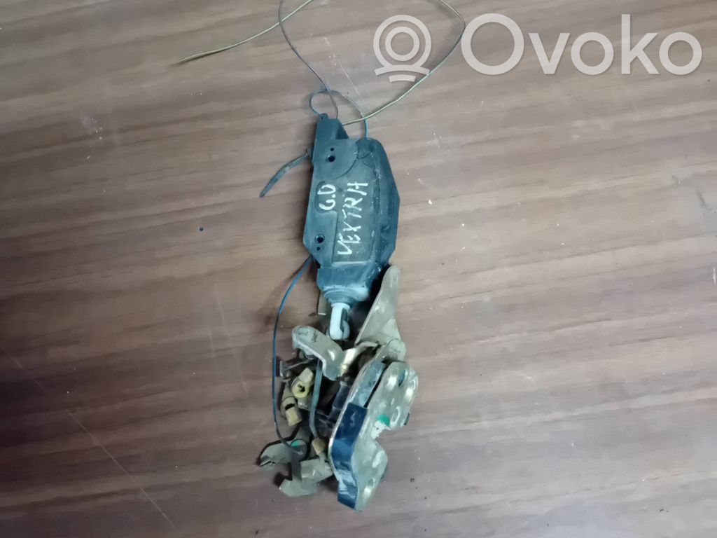 Opel Omega A Takaoven lukko 