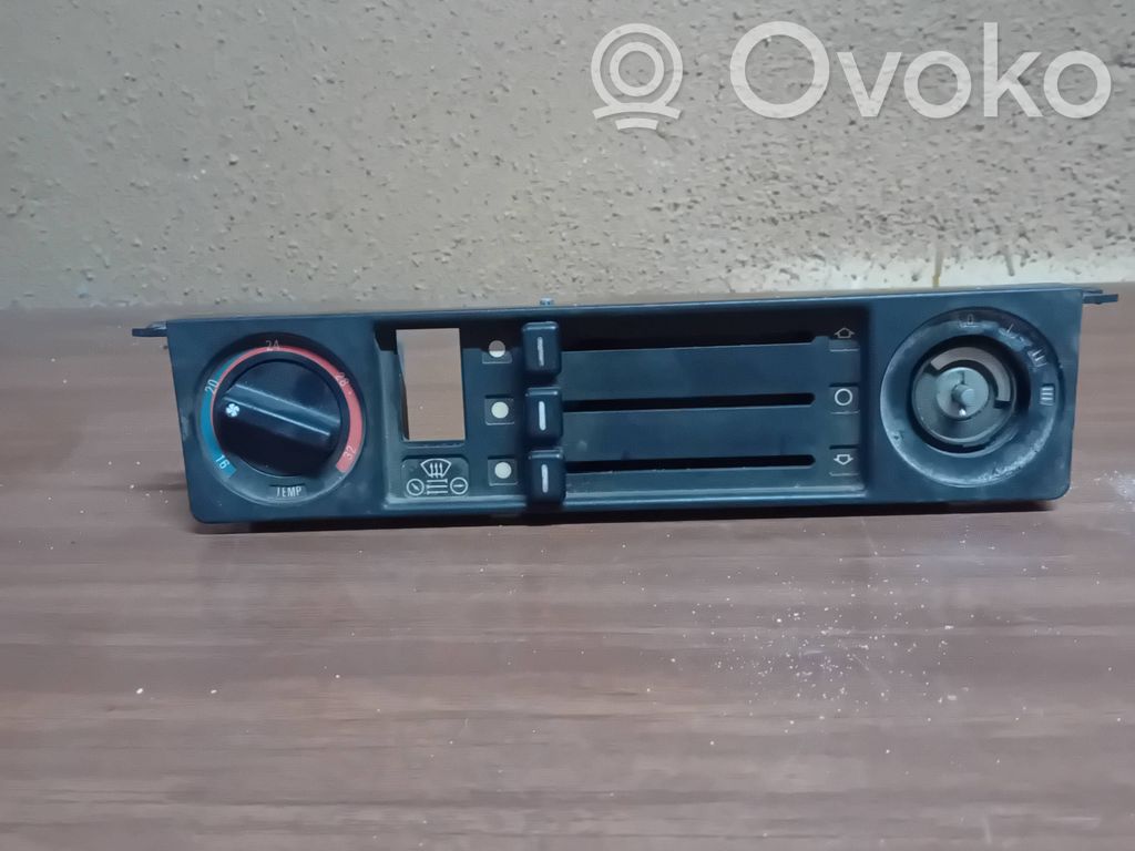 BMW 5 E28 Climate control unit 