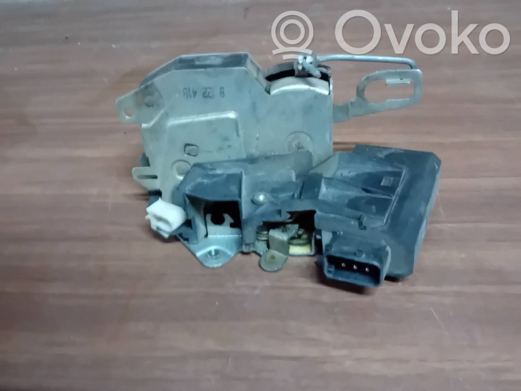 BMW 3 E36 Priekšpusē slēdzene 