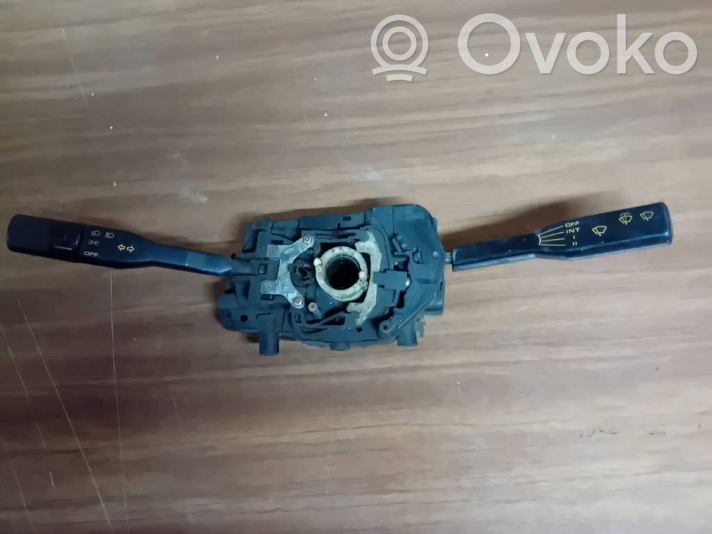 Mazda 323 Commodo, commande essuie-glace/phare 