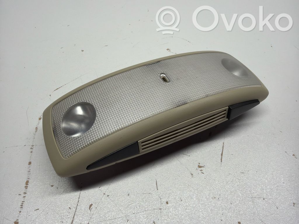 Volvo S80 Takaistuimen valo 