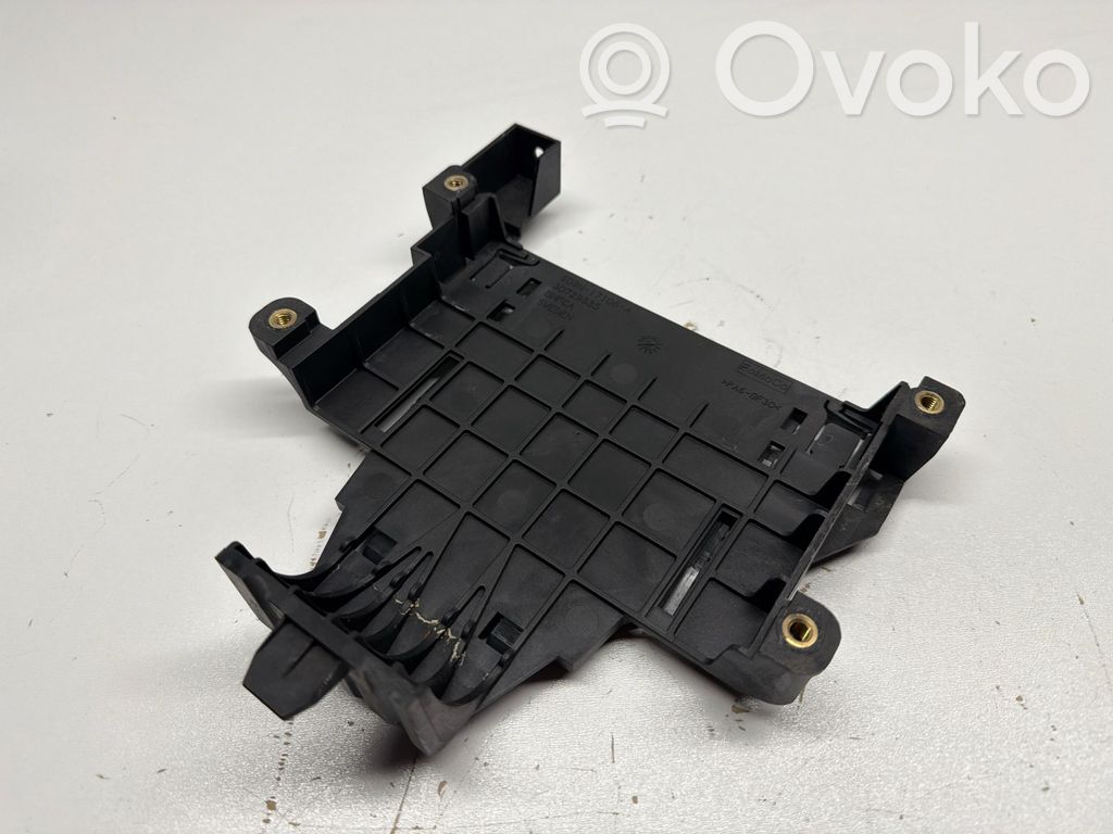Volvo S80 Other engine bay part 