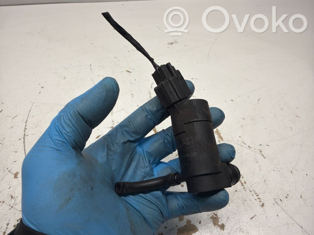 Volvo S80 Windscreen/windshield washer pump 