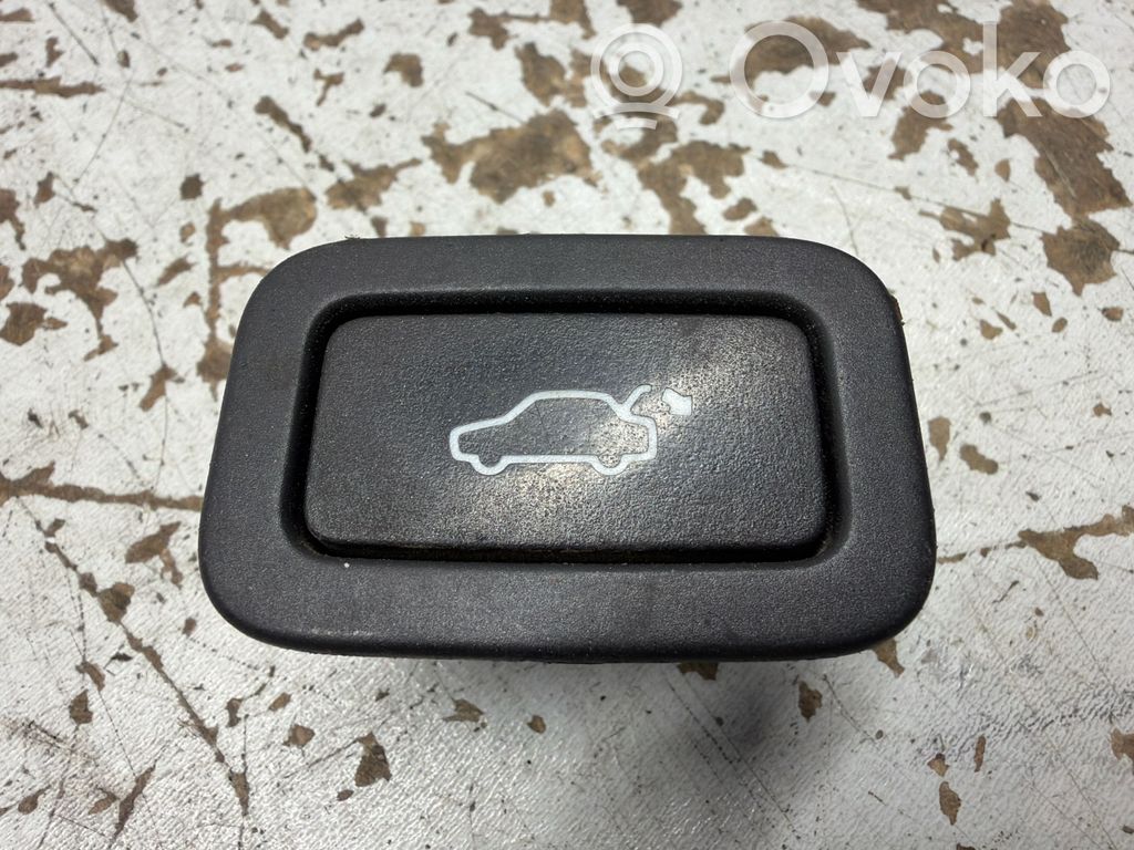 Volvo XC70 Tailgate opening switch 