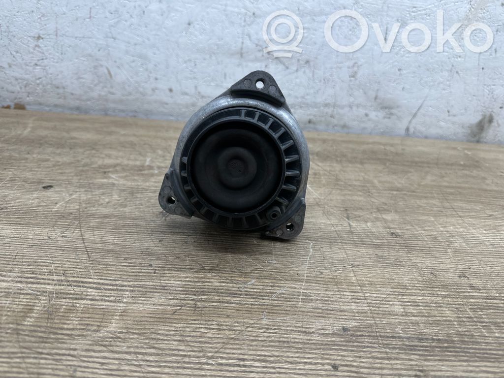 BMW 7 F01 F02 F03 F04 Engine mount bracket 