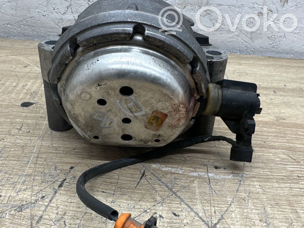 Audi A8 S8 D4 4H Engine mount bracket 