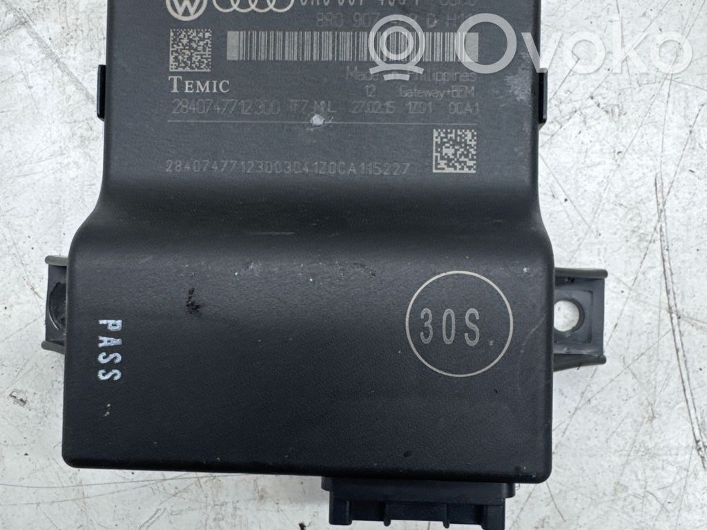 Audi A5 8T 8F Gateway control module 