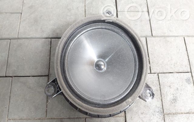 Toyota RAV 4 (XA50) Difuzor ușă spate 