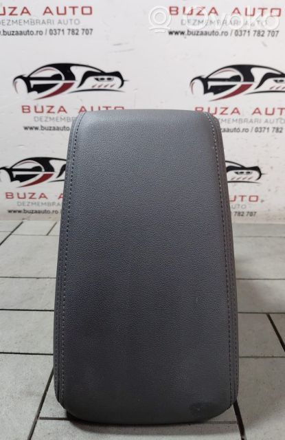 Audi A3 8Y Reposabrazos 