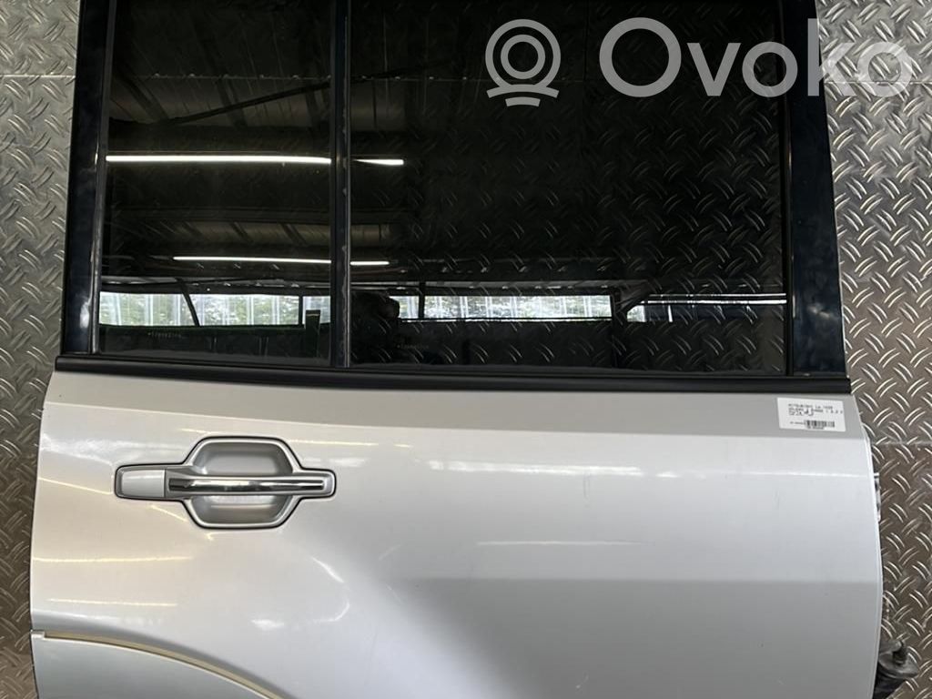 Mitsubishi Pajero Puerta trasera 