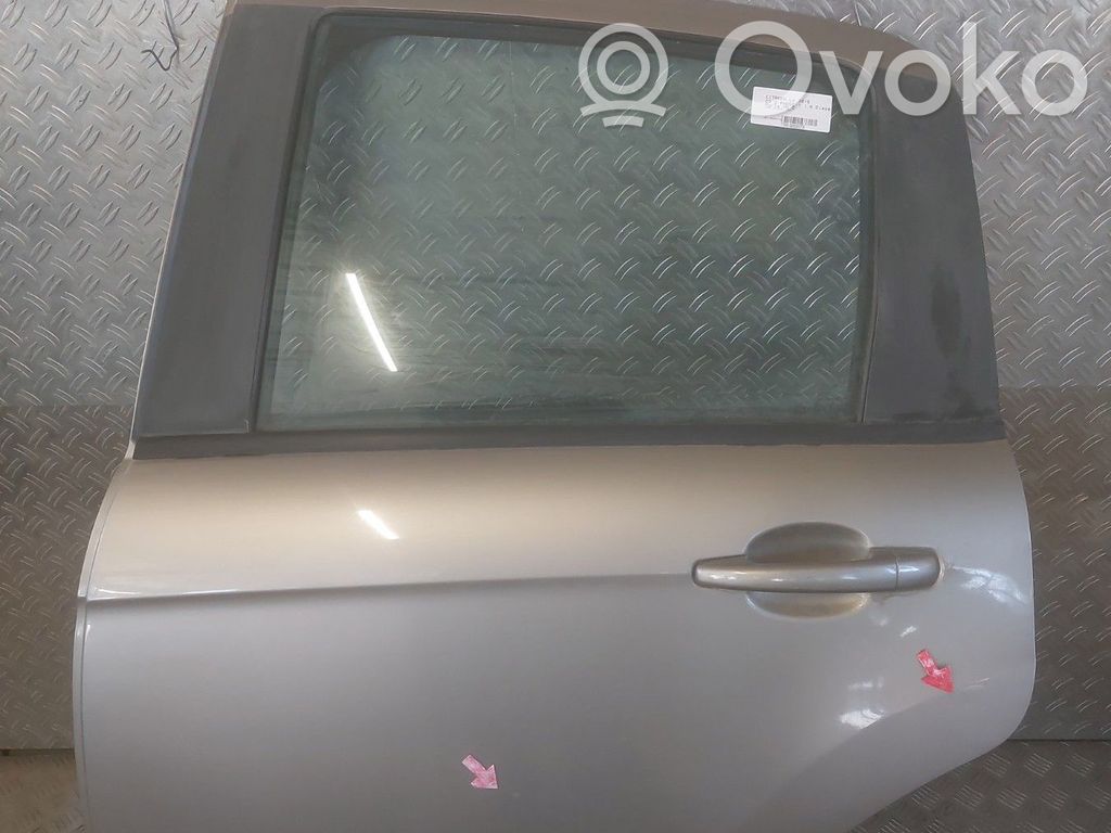 Aizmugurējās durvis   9002CC