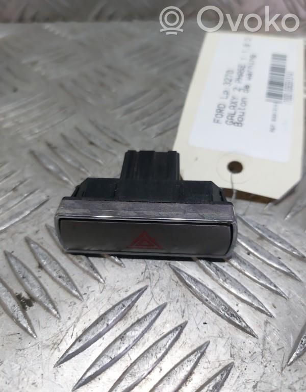 Hazard light switch   1553762