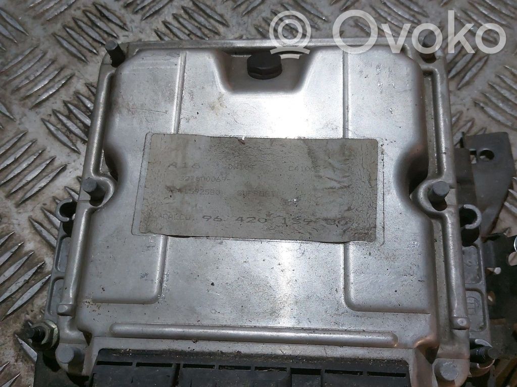 Peugeot 206 Engine control unit/module 