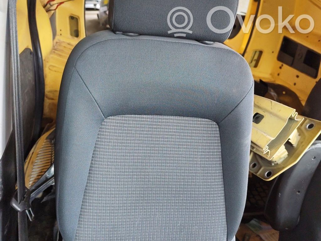 Citroen Nemo Etumatkustajan istuin 
