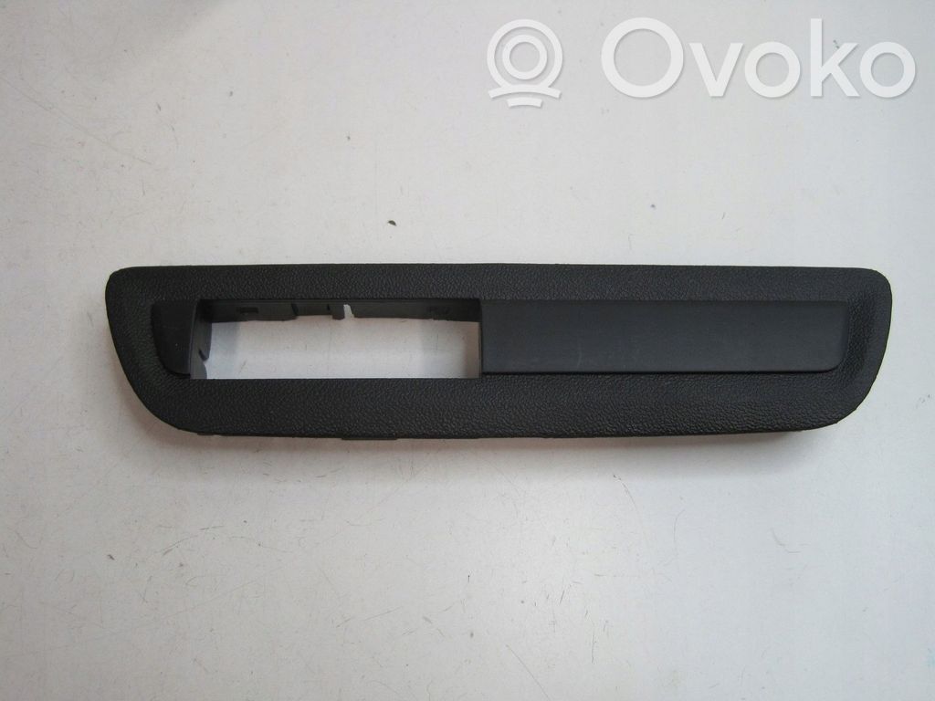 Peugeot Partner III Central console control unit 