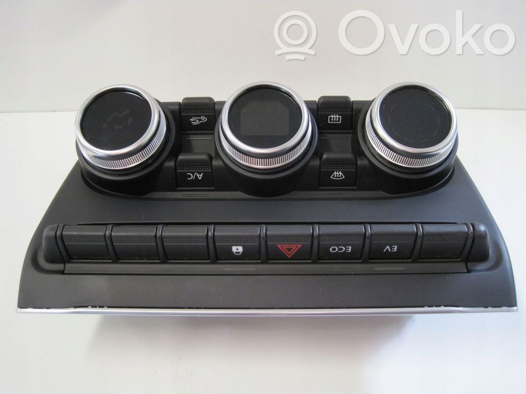 Renault Clio V Central console control unit 