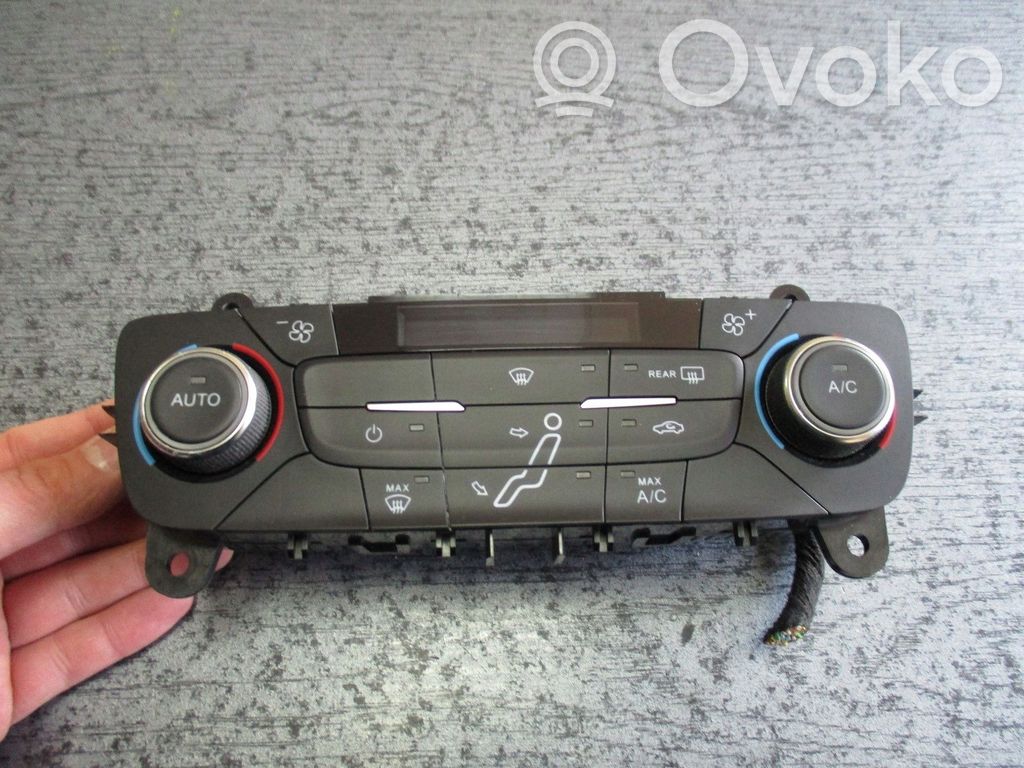 Ford Focus Central console control unit 