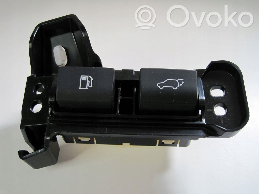 Central console control unit   5561876010