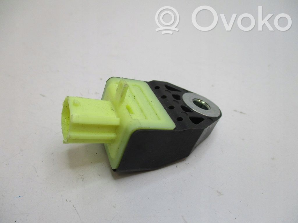 Toyota Hilux (N140, N150, N160, N170) Airbag deployment crash/impact sensor 