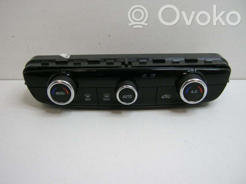 Opel Mokka Central console control unit 