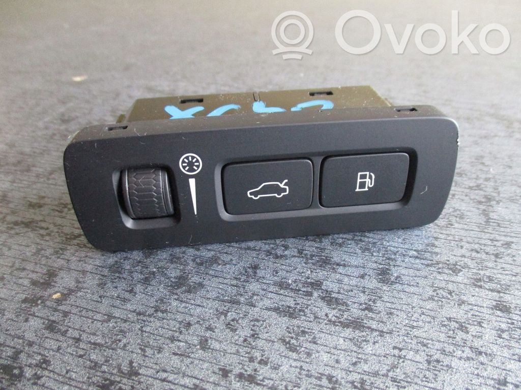 Volvo XC90 Other engine bay part 